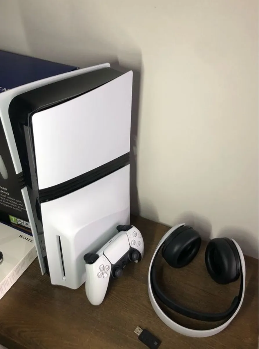 PS5 Pro 2TB Disc Edition - Image 2