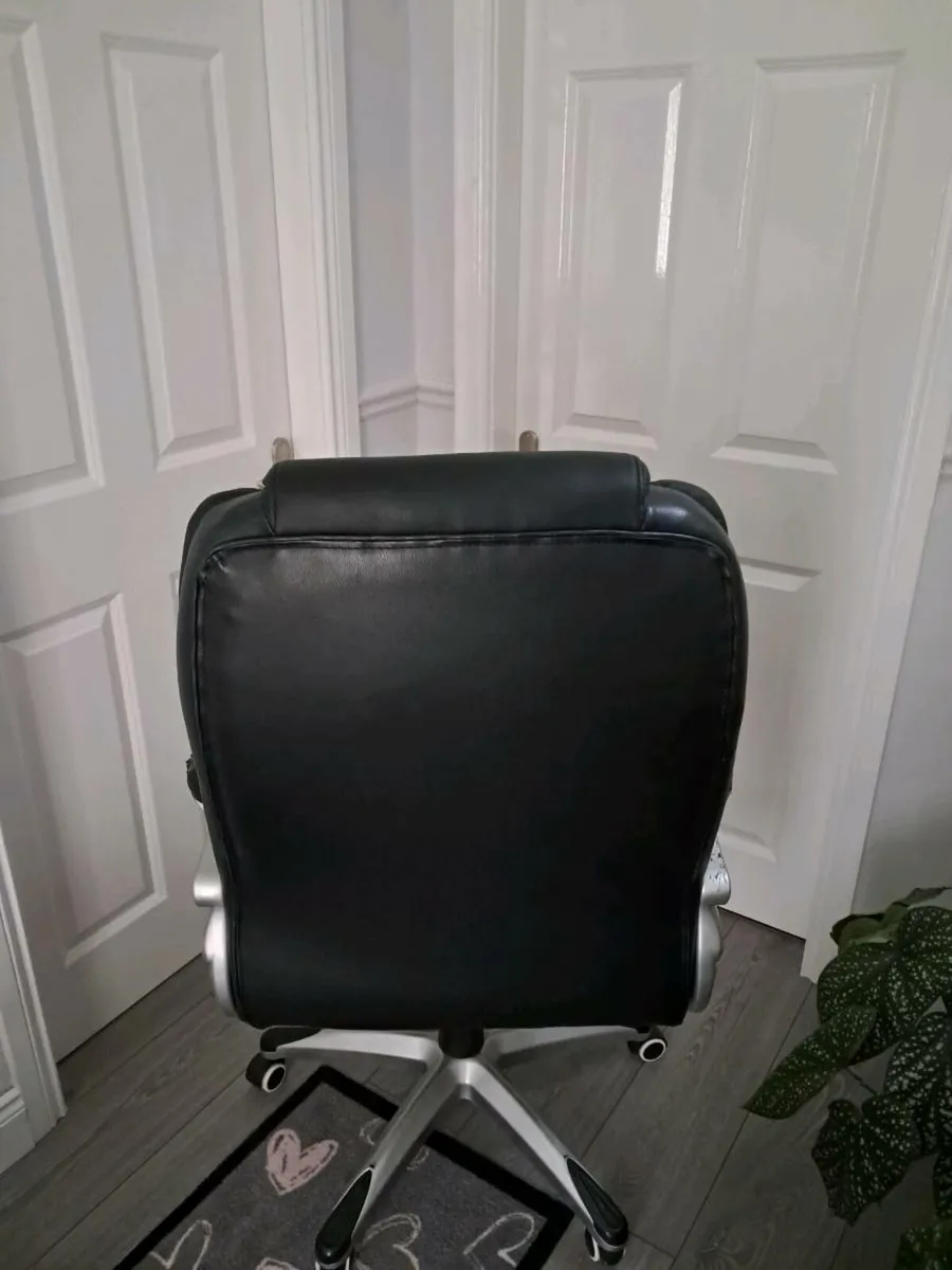 Office / Gaming Chair - Image 2