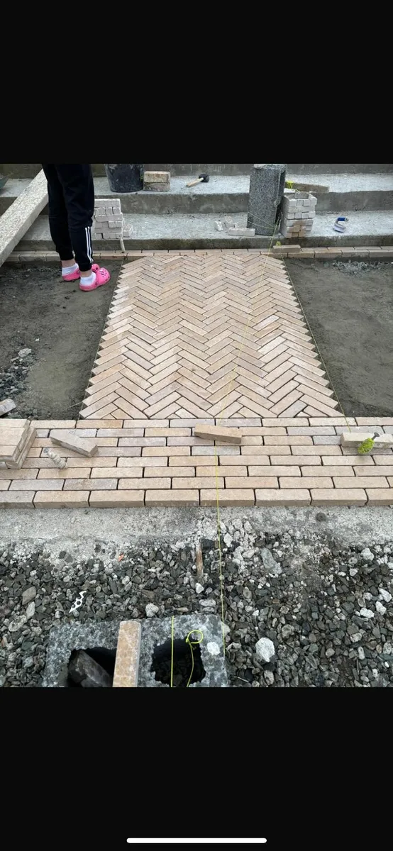 Skilled labourer - Image 2