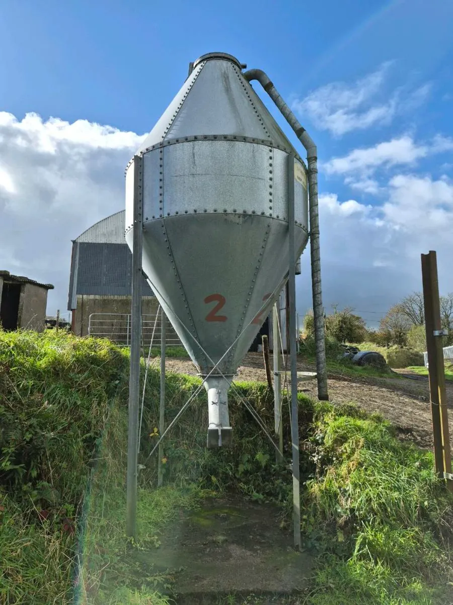 Meal bin - Image 1