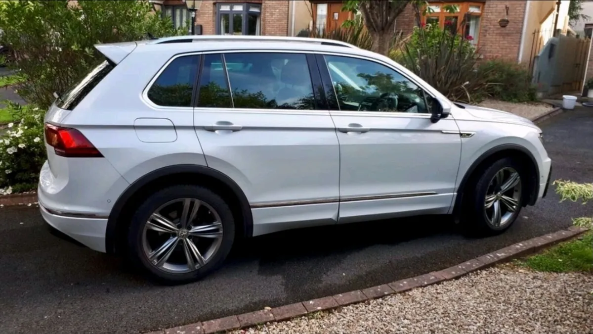Volkswagen Tiguan 2.0 TDI R-LINE 2019 Perfect cond - Image 3