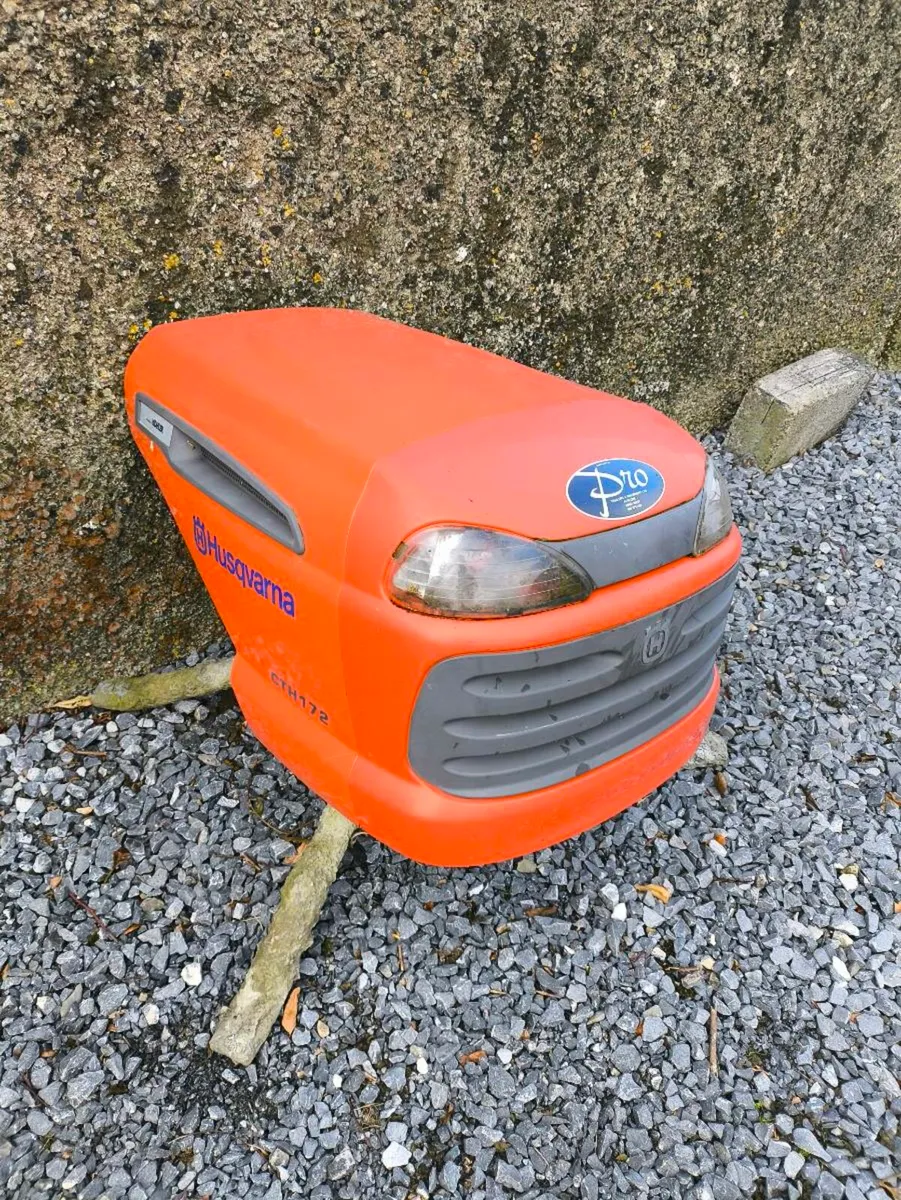Husqvarna ride on bonnet and hydrostatic axle - Image 1