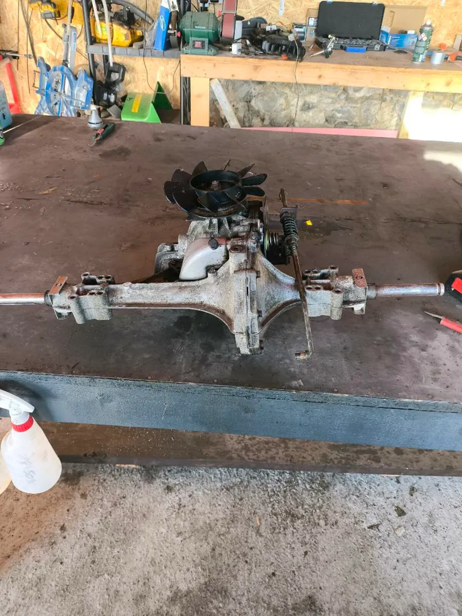 Husqvarna ride on bonnet and hydrostatic axle - Image 2