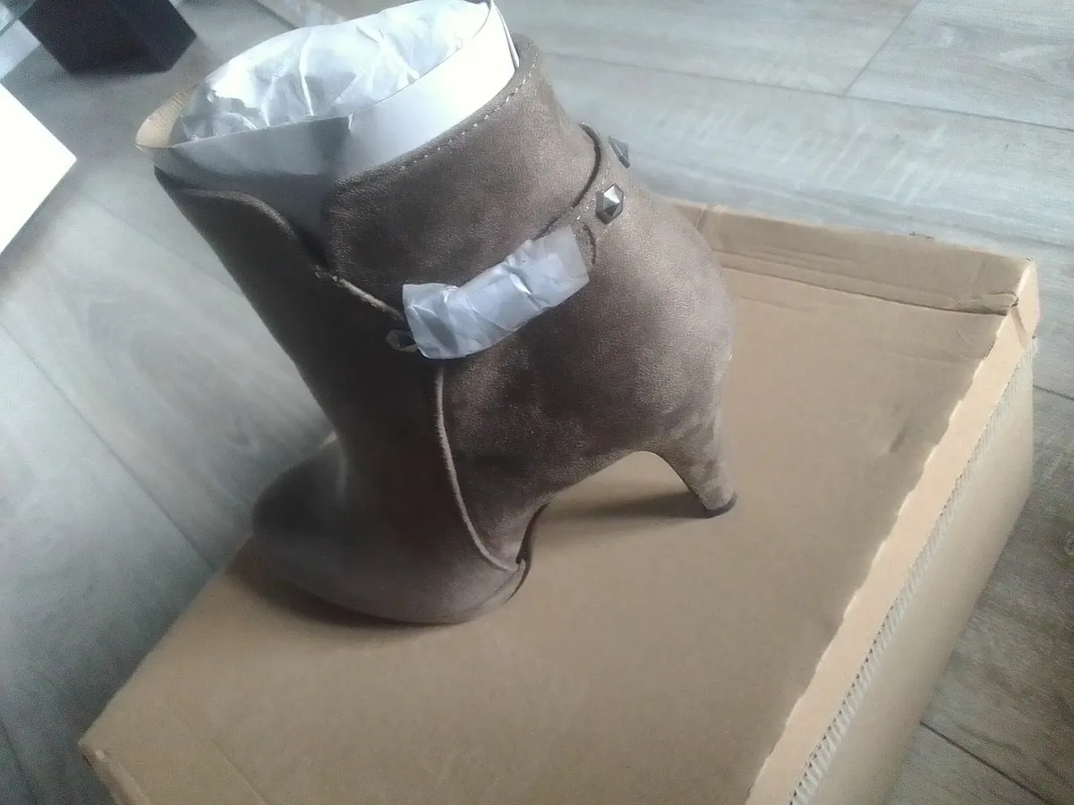 Ankle boots - Image 1