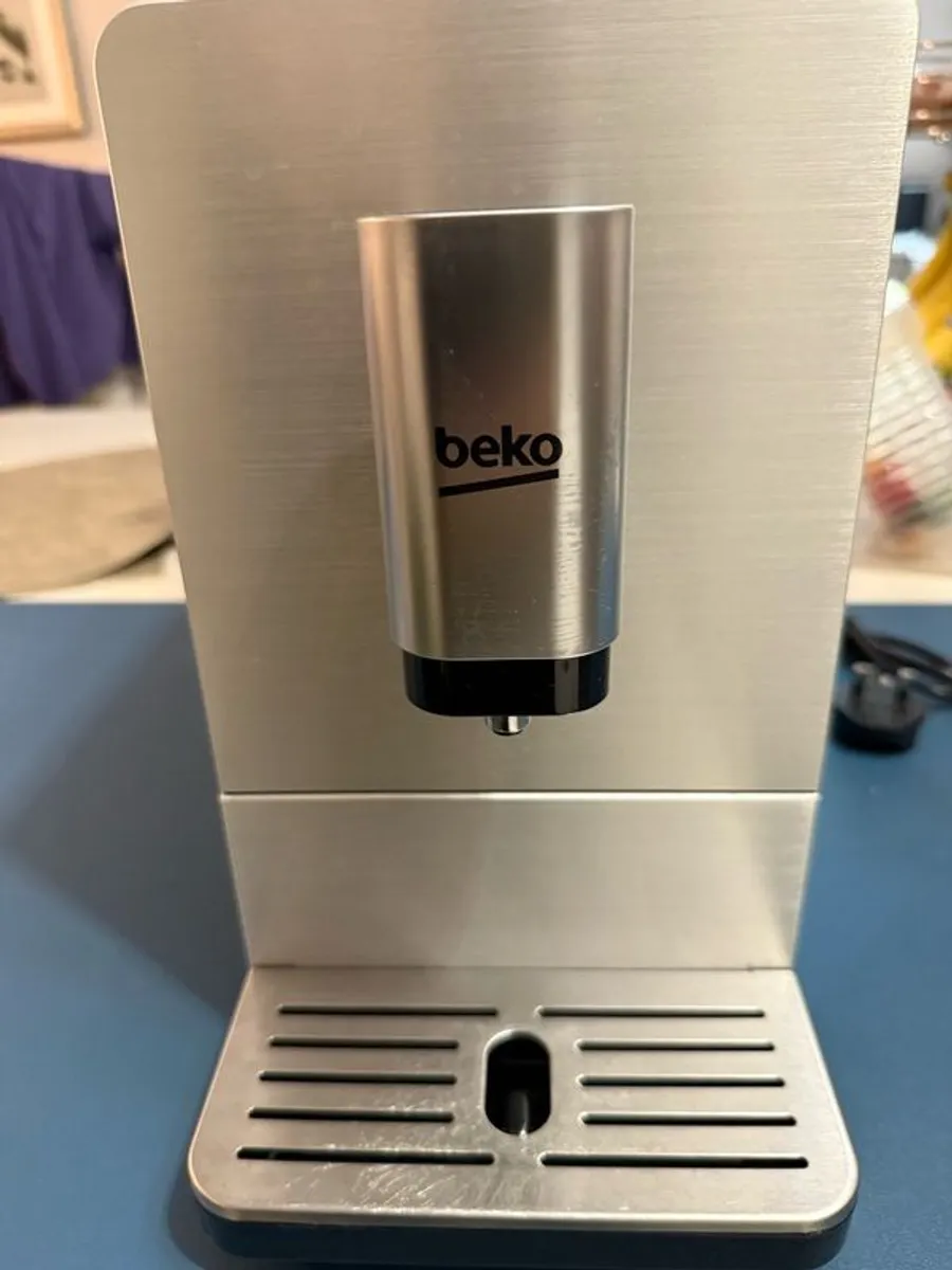 Beko Bean to Cup Coffee Machine CEG5301X Stainless Steel - Image 4