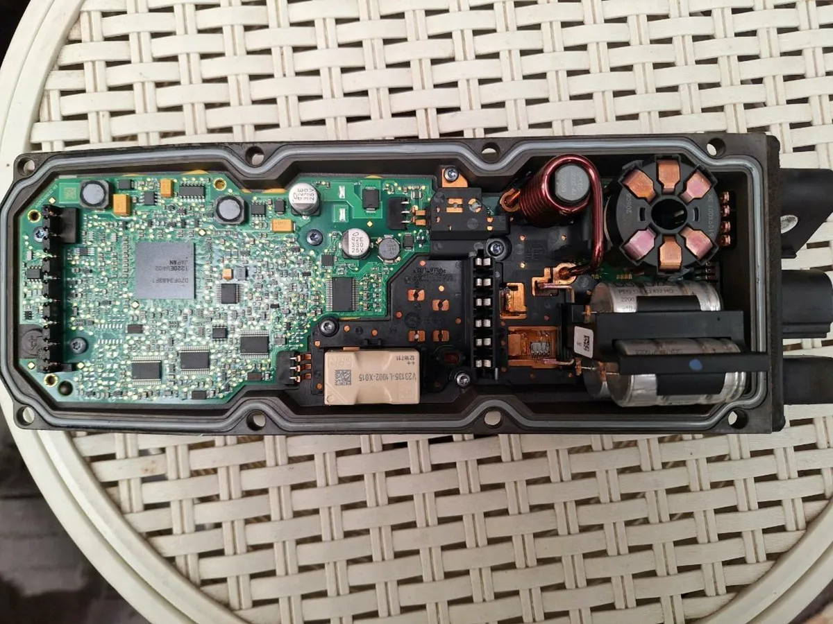 Audi a6 steering rack controller module - Image 1