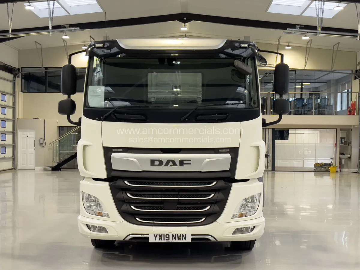 2019 (19) DAF CF340 6X2 TAG - Image 2