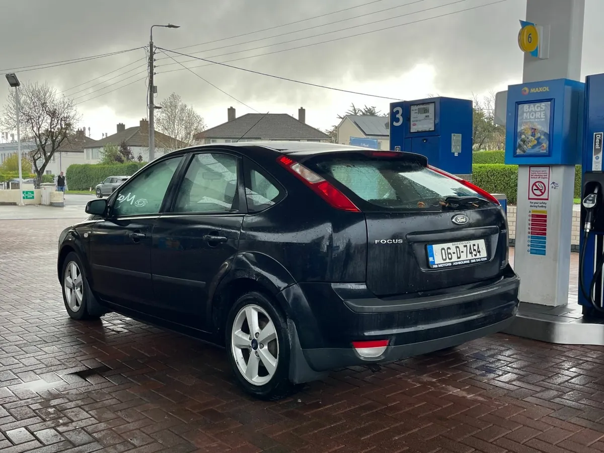2006 Ford Focus Zetec - Image 2