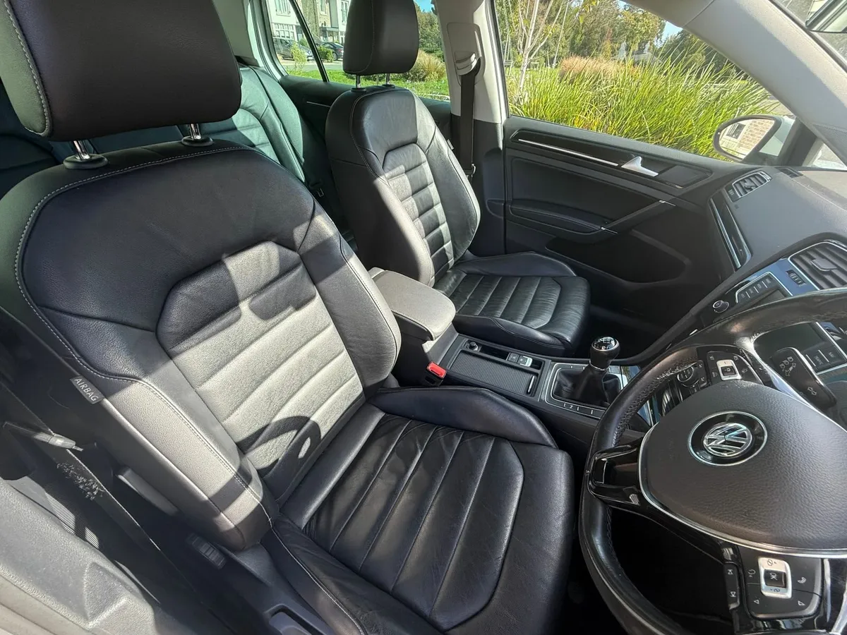 2017 Volkswagen Golf Highline 1.6 TDI BlueMotion - Image 2