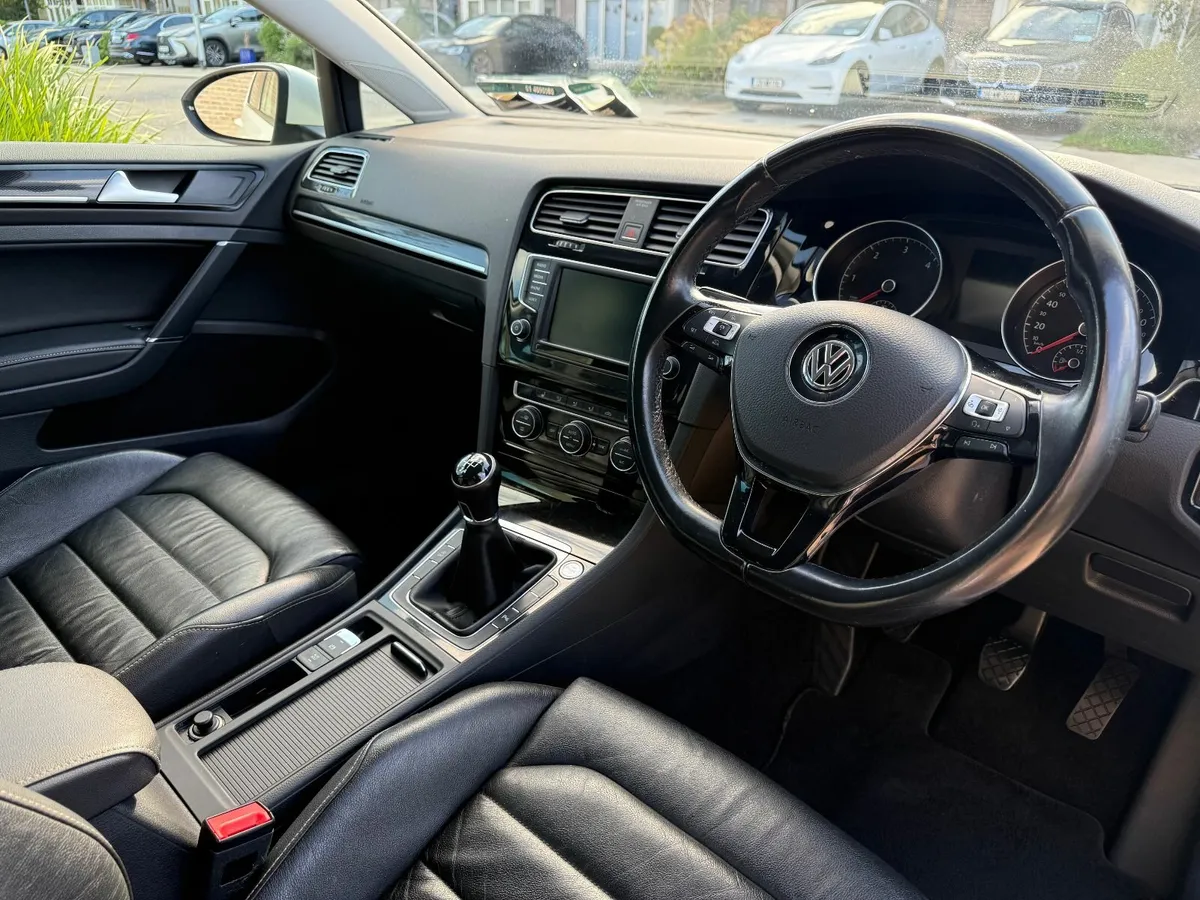 2017 Volkswagen Golf Highline 1.6 TDI BlueMotion - Image 3