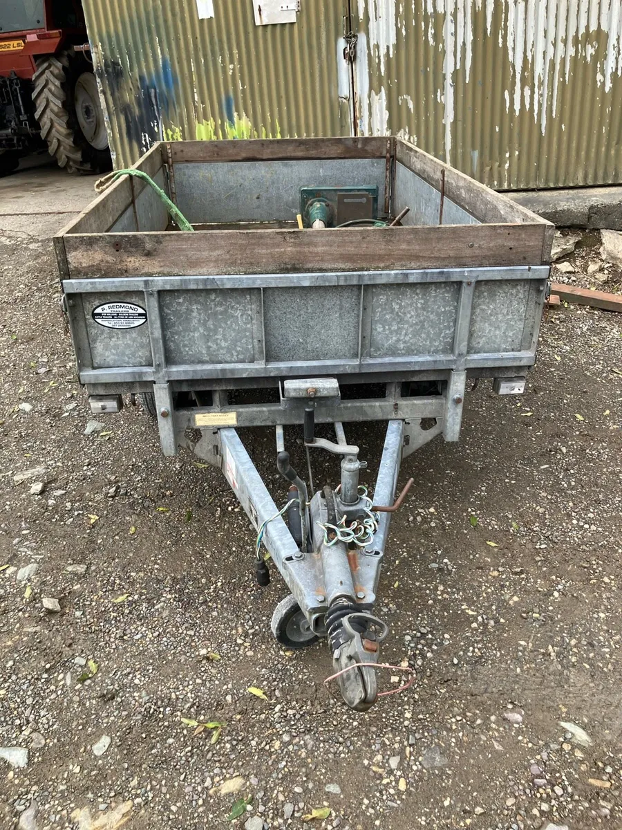 Trailer - Image 1