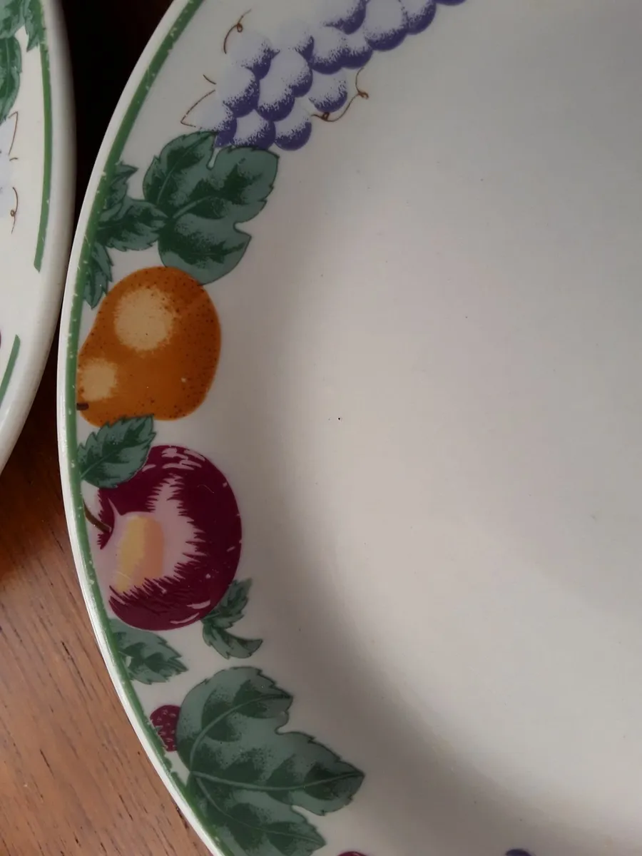 Crockery suitable for matching up - Image 1