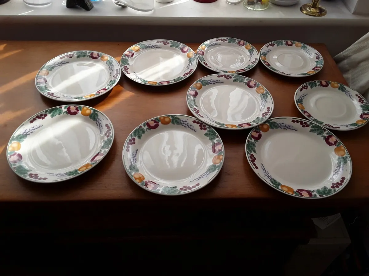 Crockery suitable for matching up - Image 2