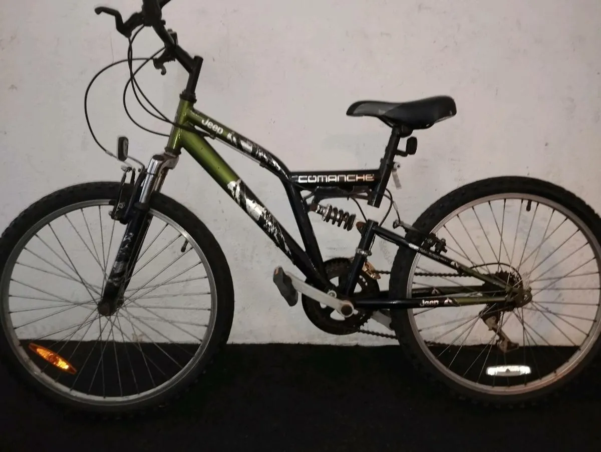 Boys 24inch bike - Image 2