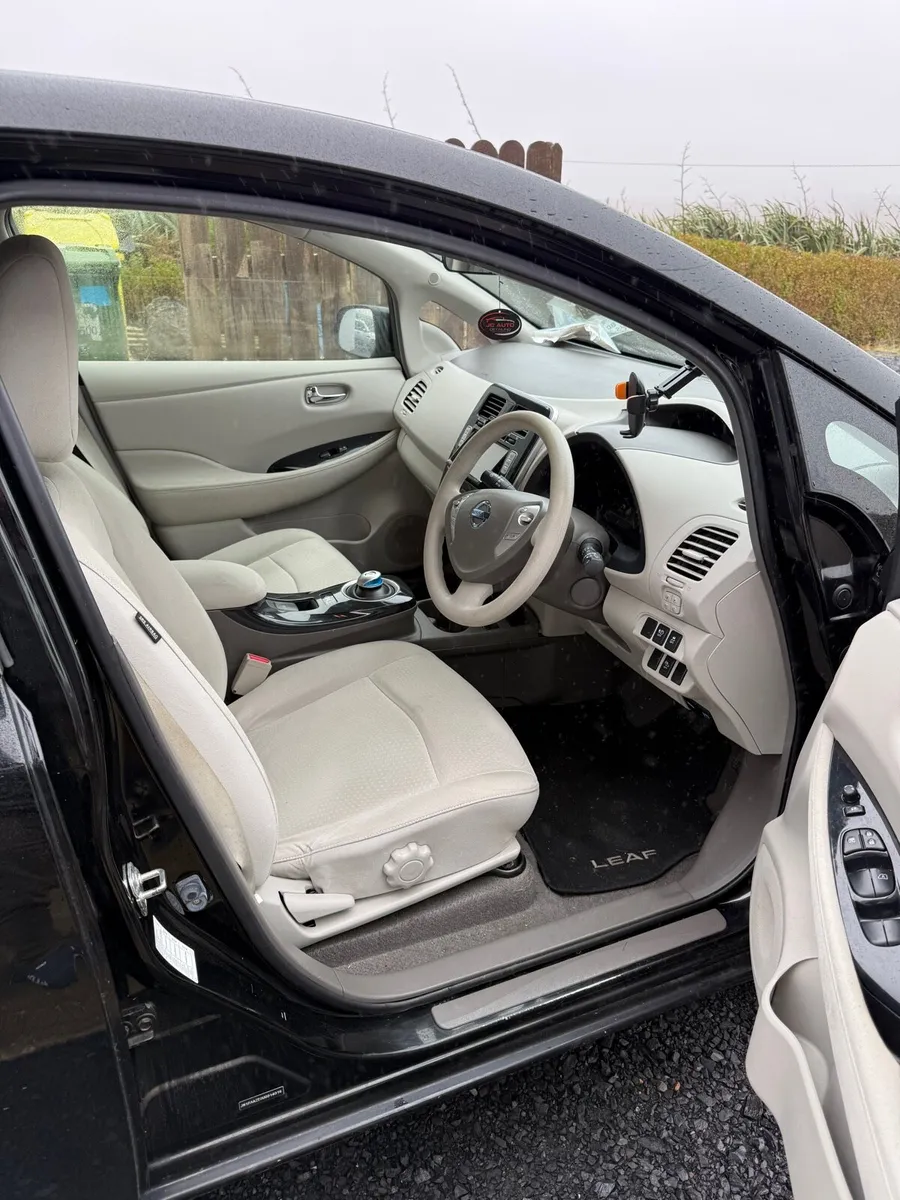 Nissan leaf fully electric - Image 4
