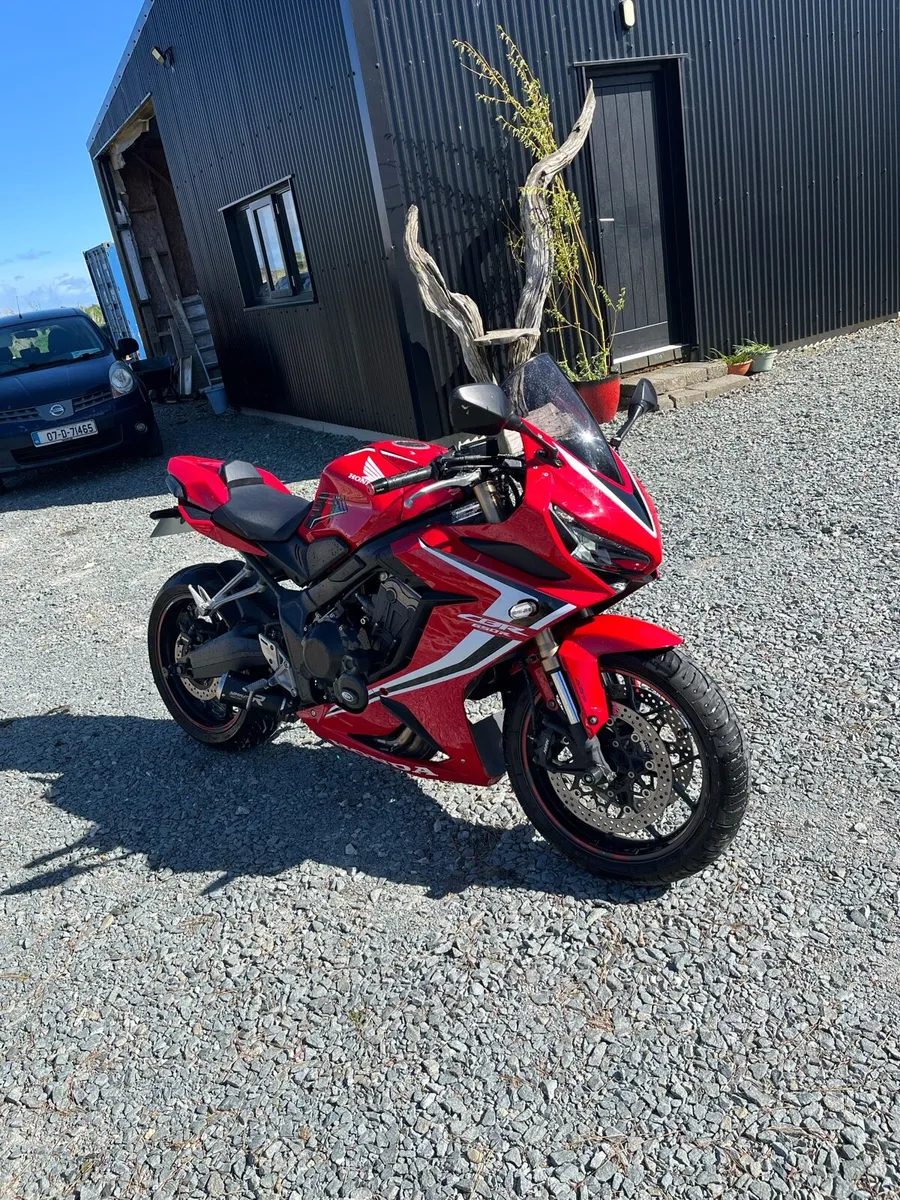Honda cbr650r - Image 1