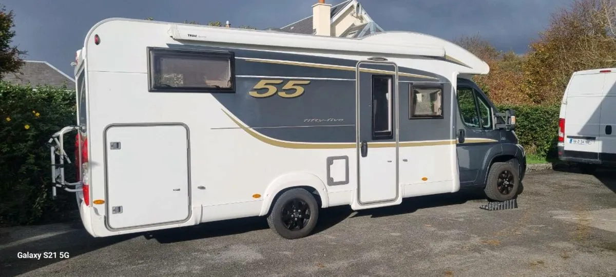 Motorhome campervan - Image 1