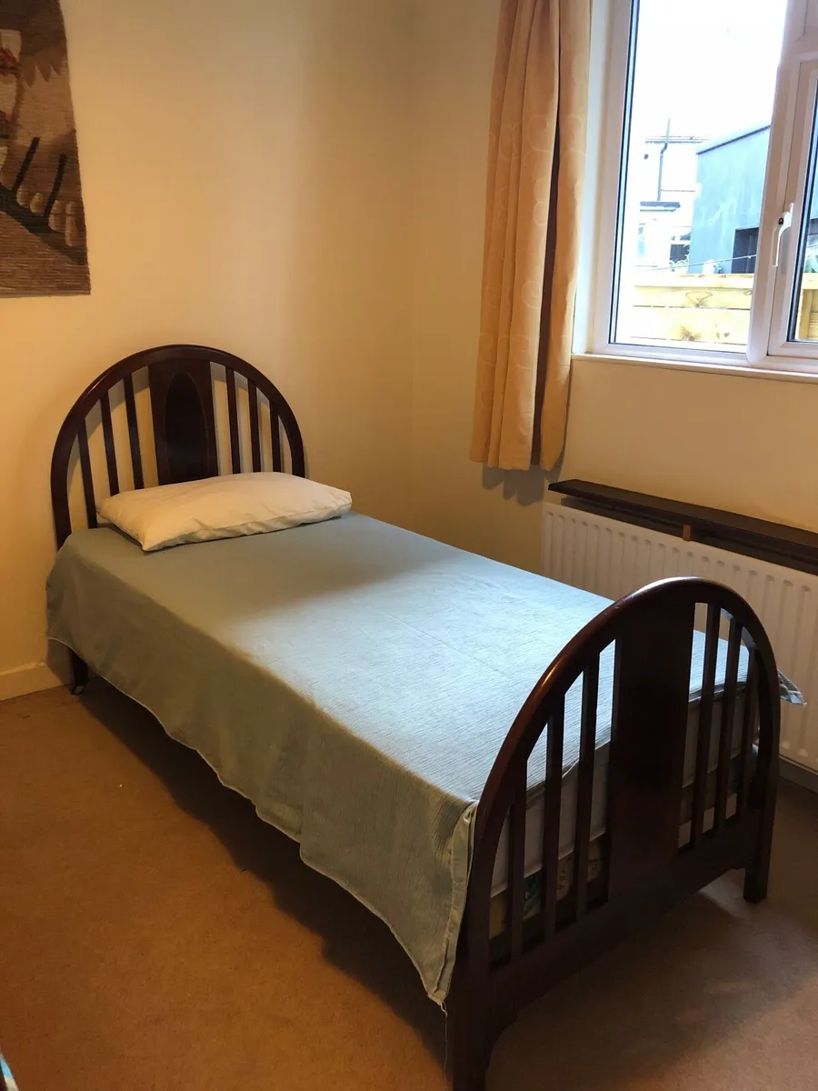 Pair of single beds - Image 1