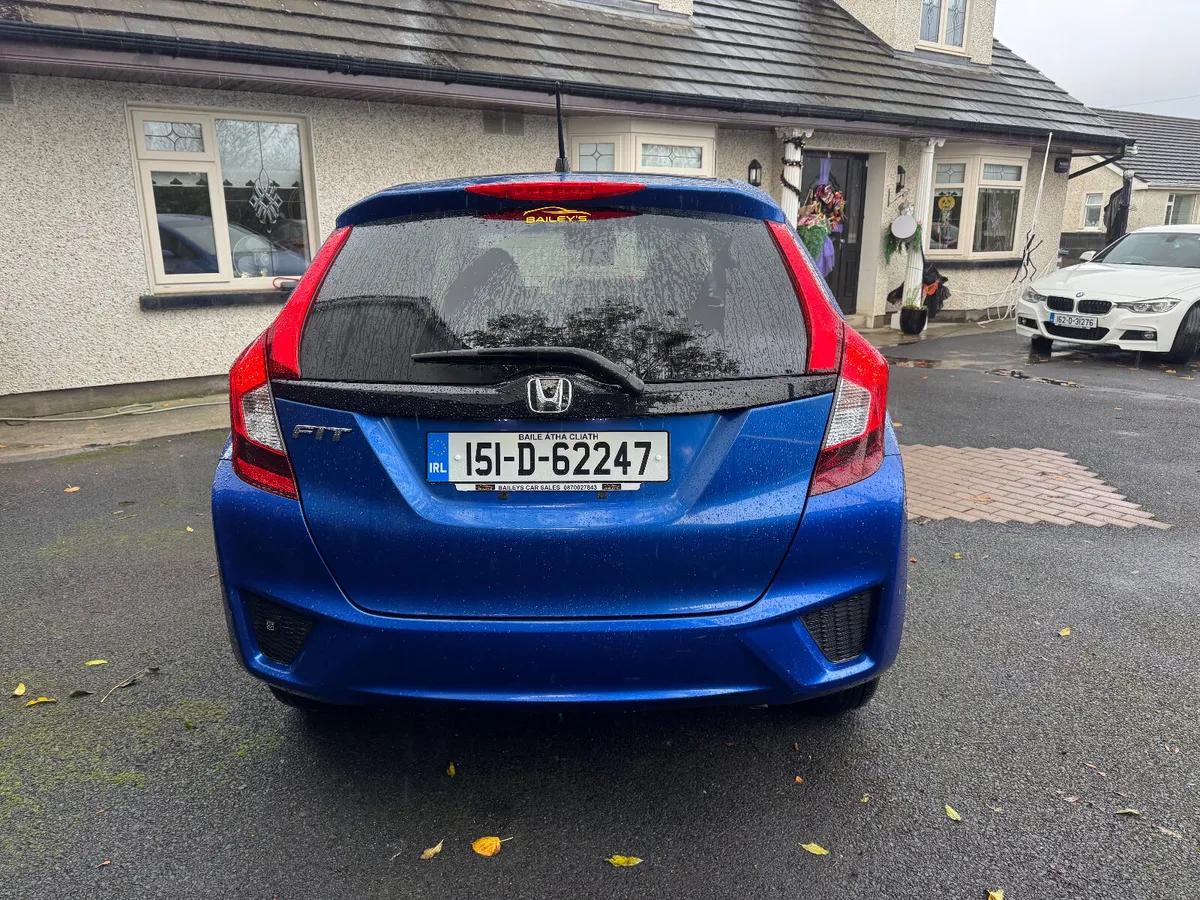2015 HONDA FIT 1.3 auto - Image 2