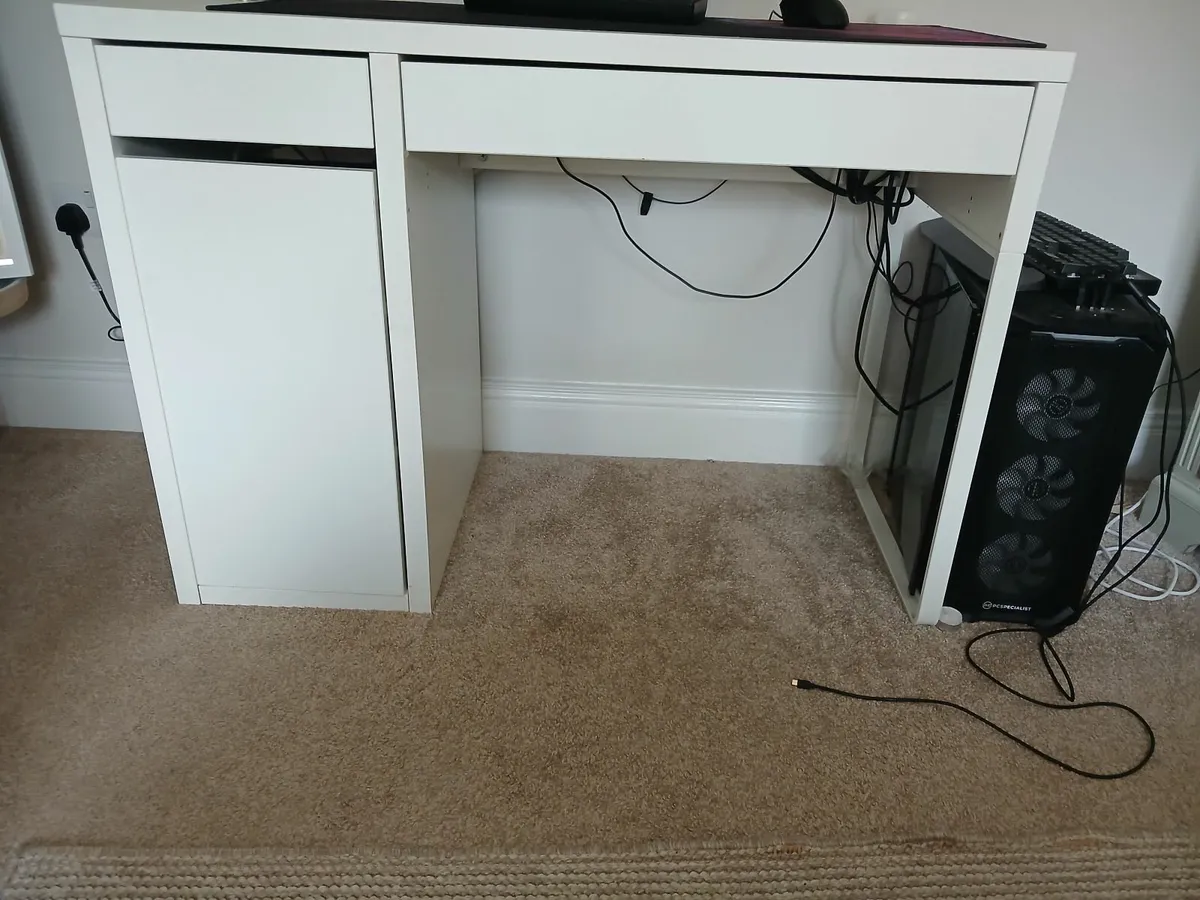 Free Desk