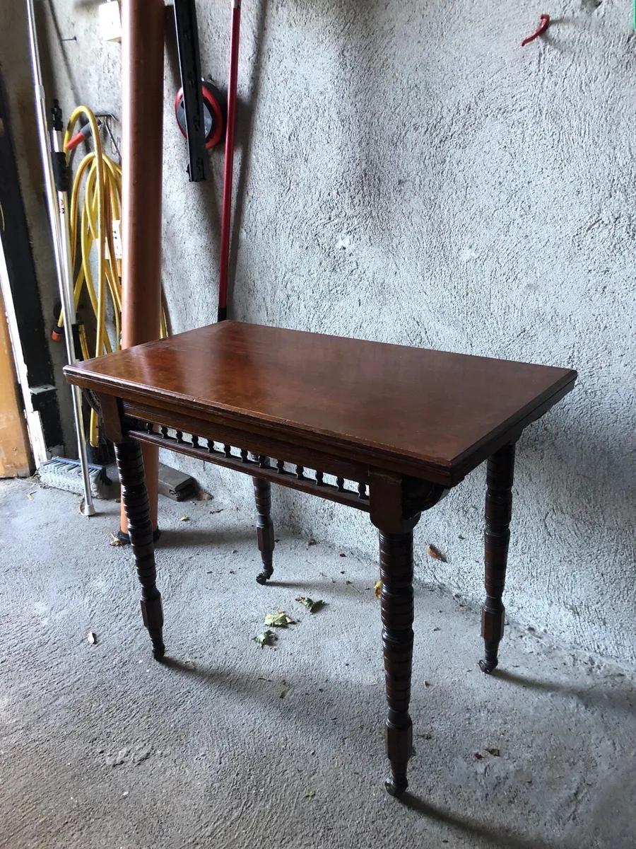 Card table - Image 1