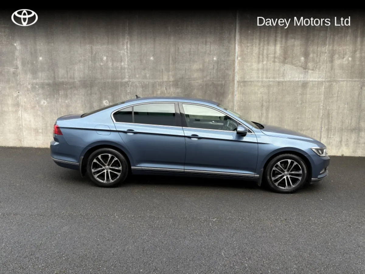 Volkswagen Passat HIGHLINE 2.0 TDI MANUAL 6SPEED F - Image 3
