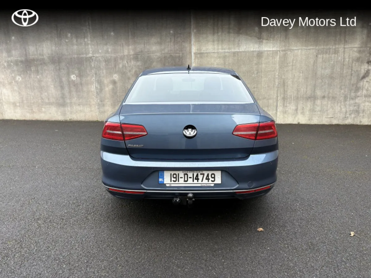 Volkswagen Passat HIGHLINE 2.0 TDI MANUAL 6SPEED F - Image 4
