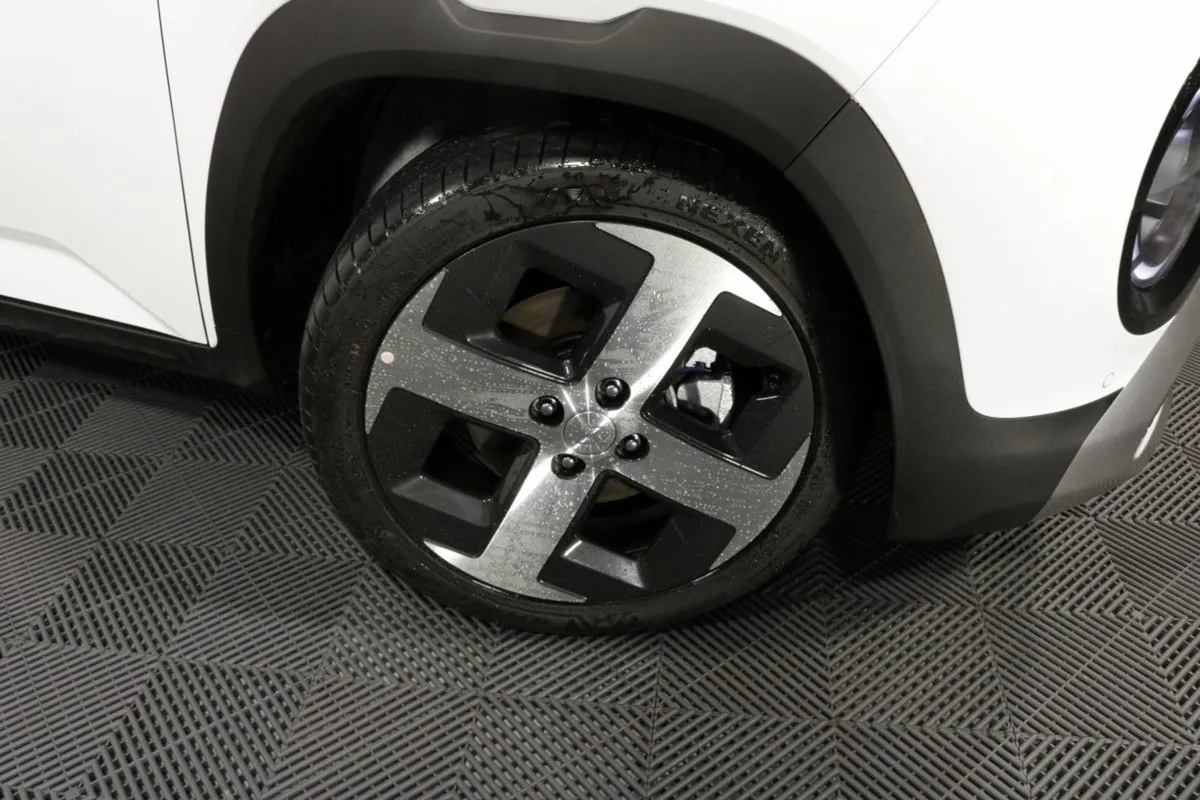 Hyundai INSTER Commercial - Elegance Spec 49 kWh - Image 3
