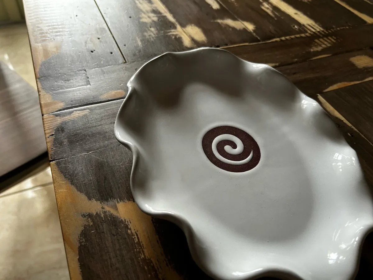 Selection of Stephen Pearce pottery - Image 3