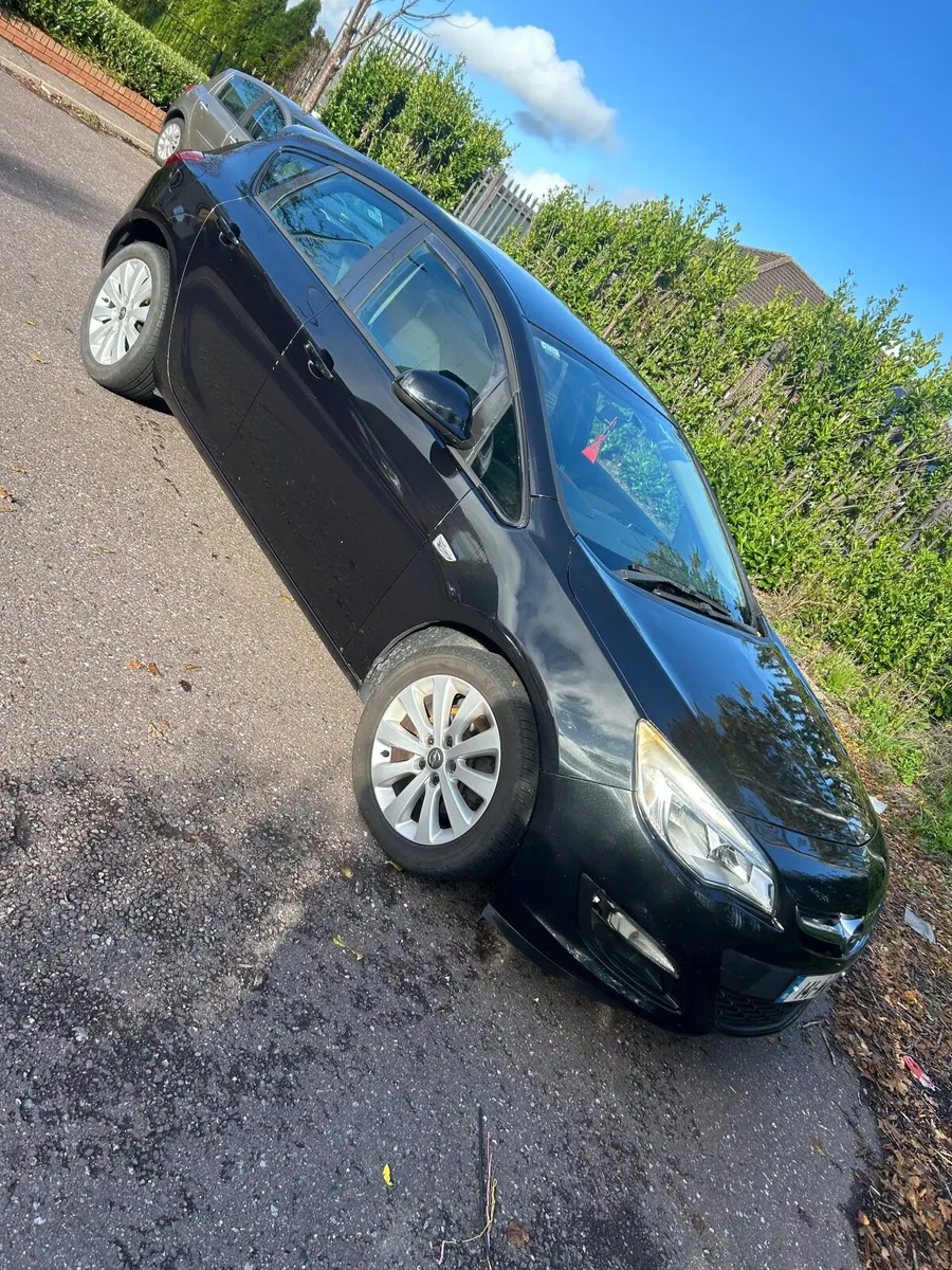 Opel Astra 2014 - Image 4