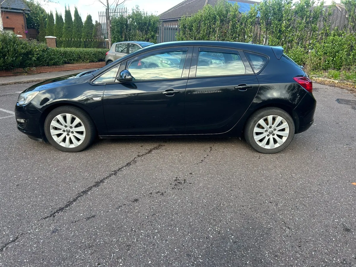 Opel Astra 2014 - Image 1