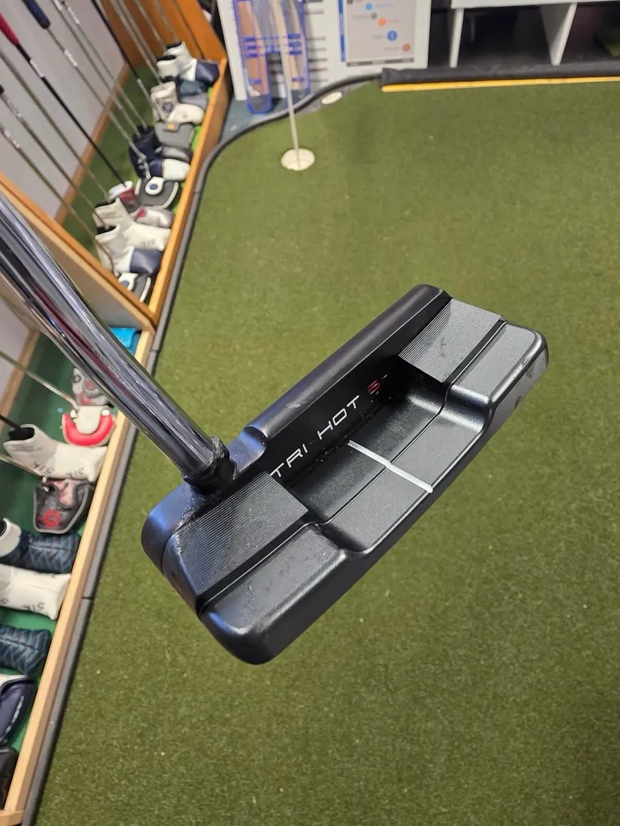 Odyssey Tri Hot Double Wide Putter - Image 2