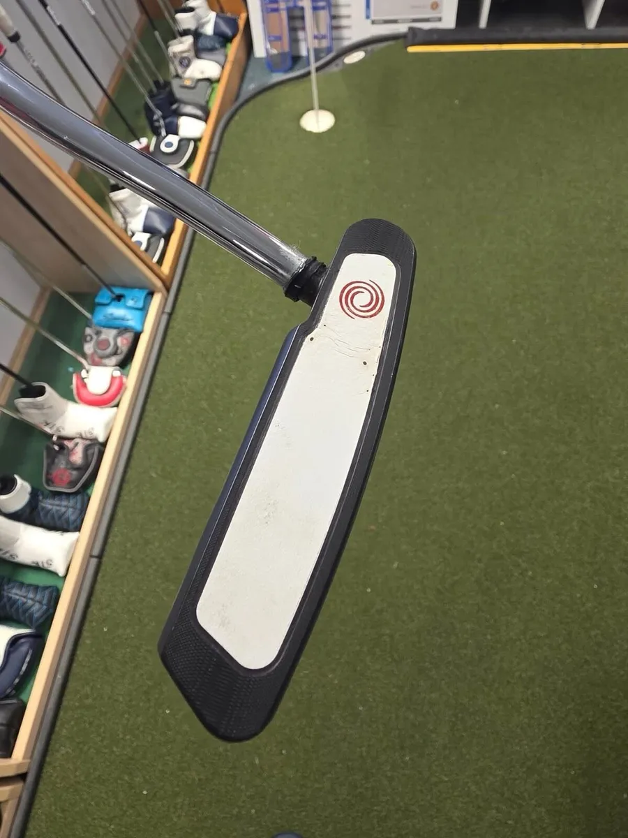 Odyssey Tri Hot Double Wide Putter - Image 3
