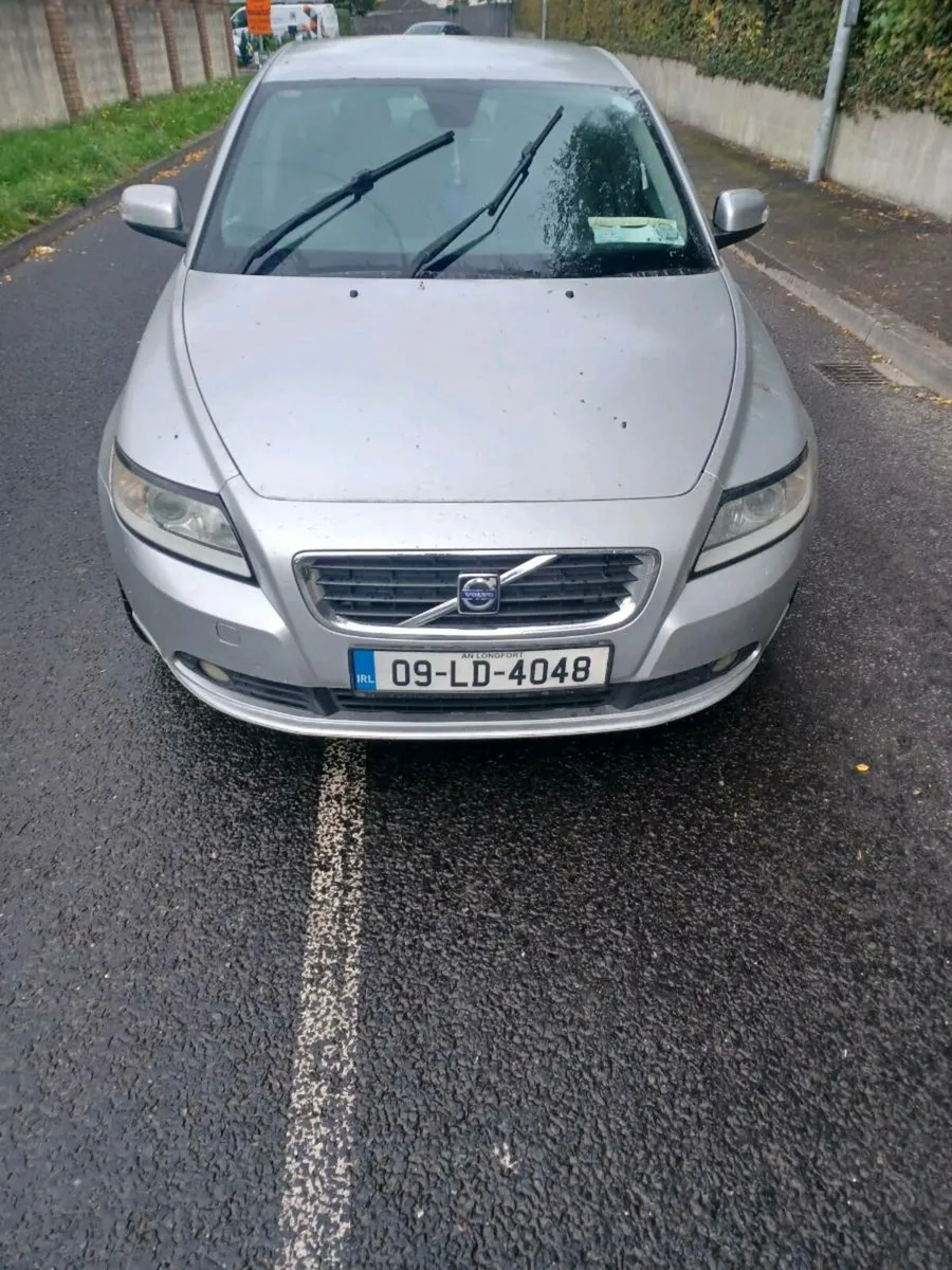 09 volvo s40 1.6 diesel ncted and taxed - Image 2