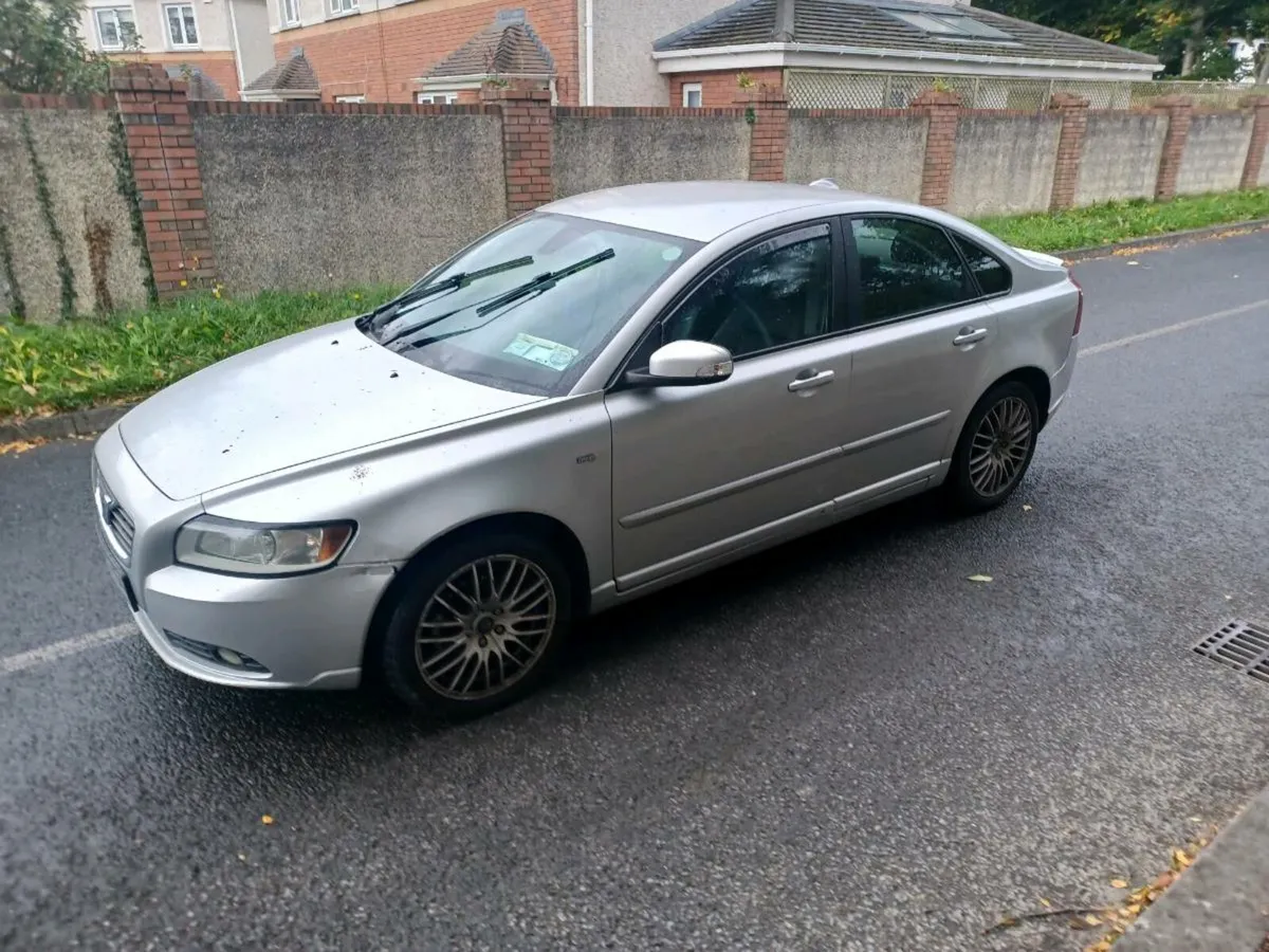 09 volvo s40 1.6 diesel ncted and taxed - Image 3
