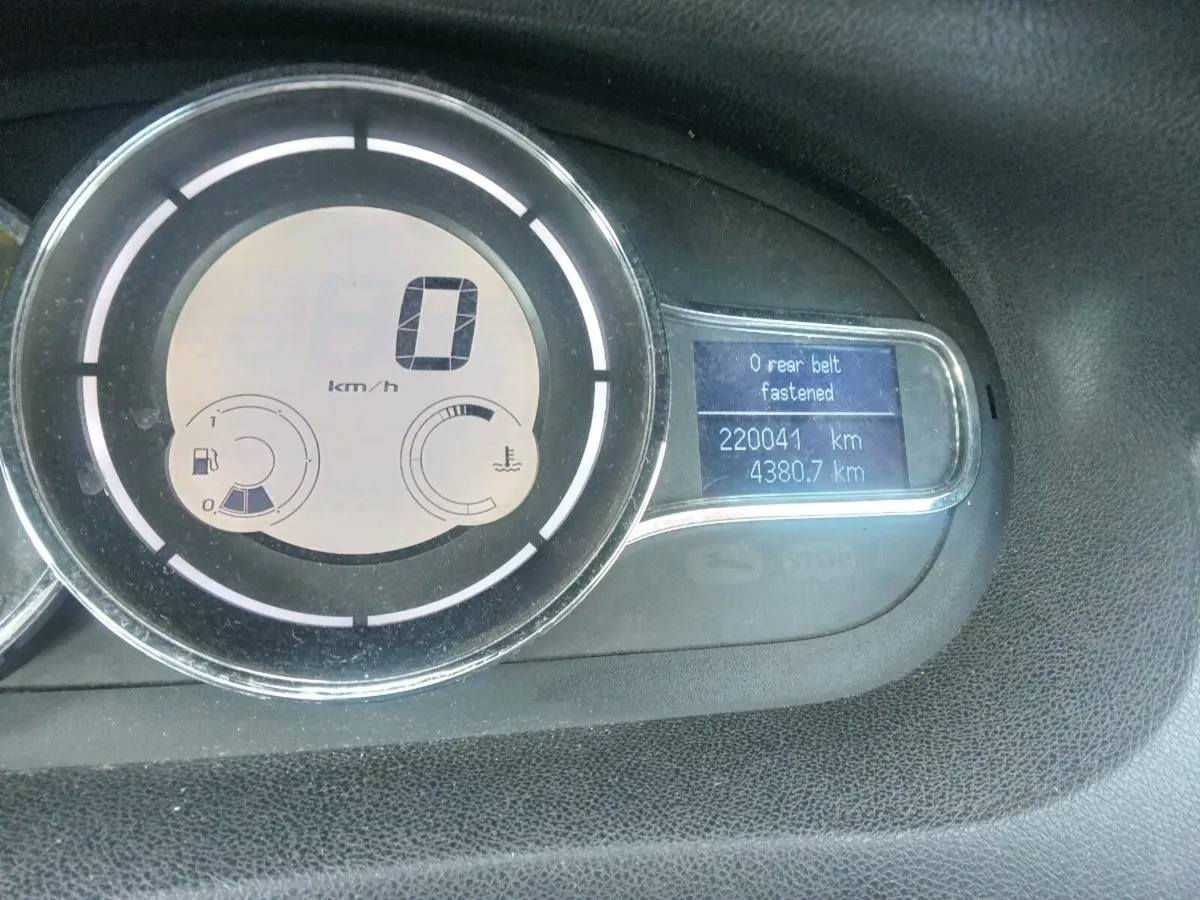 2010 renault megane - Image 3
