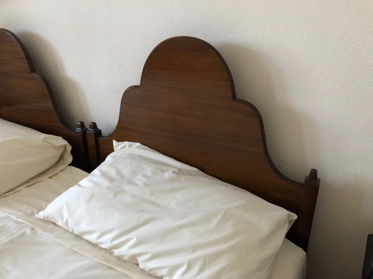 Pair of single beds - Image 2