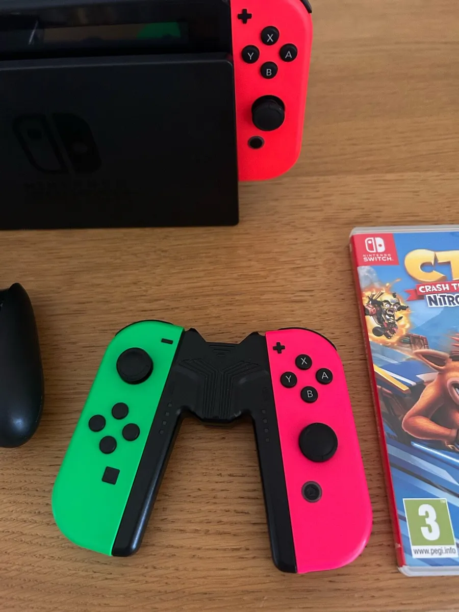 Nintendo Switch - lots of extras - Image 3