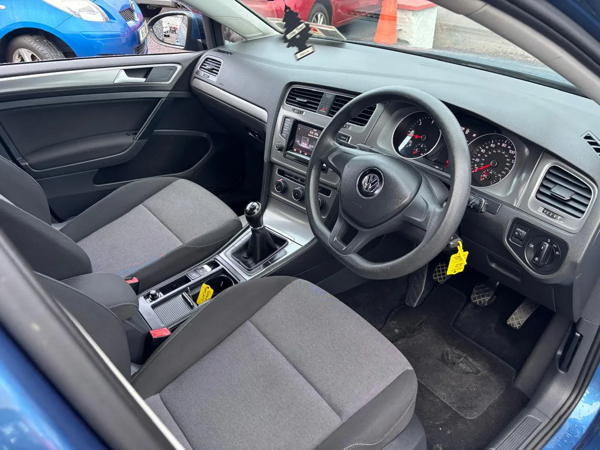 Volkswagen Golf 2014  1.6 TDI  JUST SERVICED - Image 3