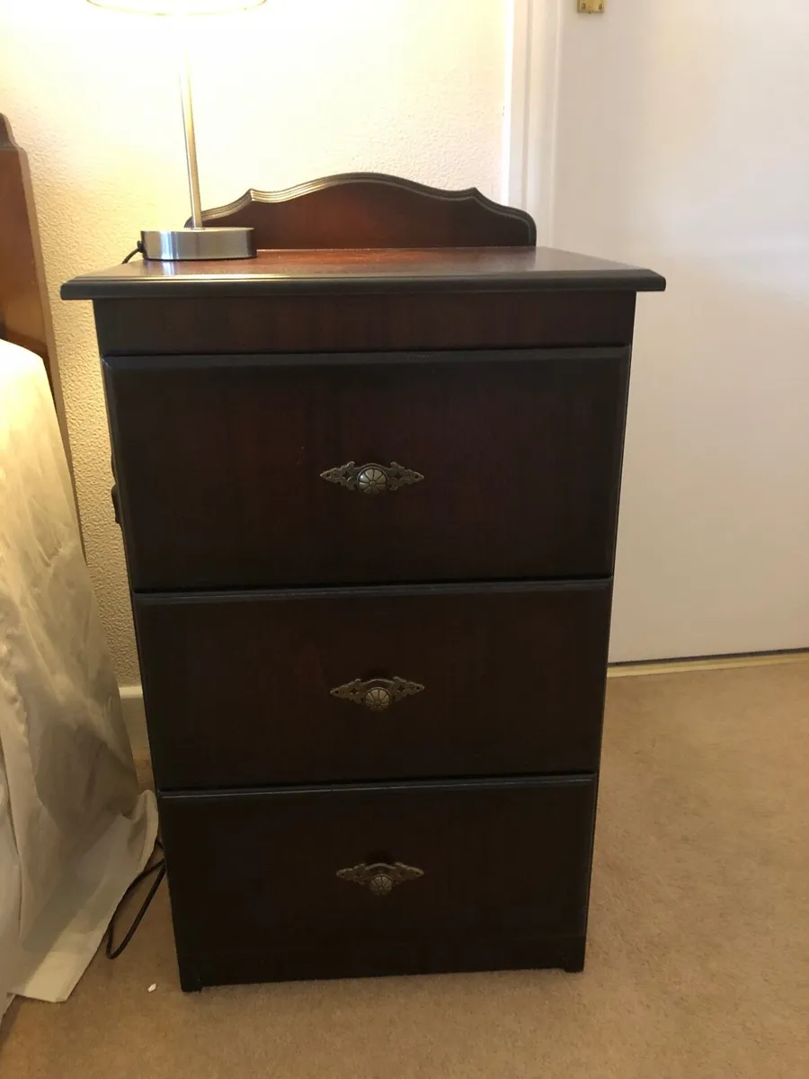 Pair of bedside lockers. - Image 2