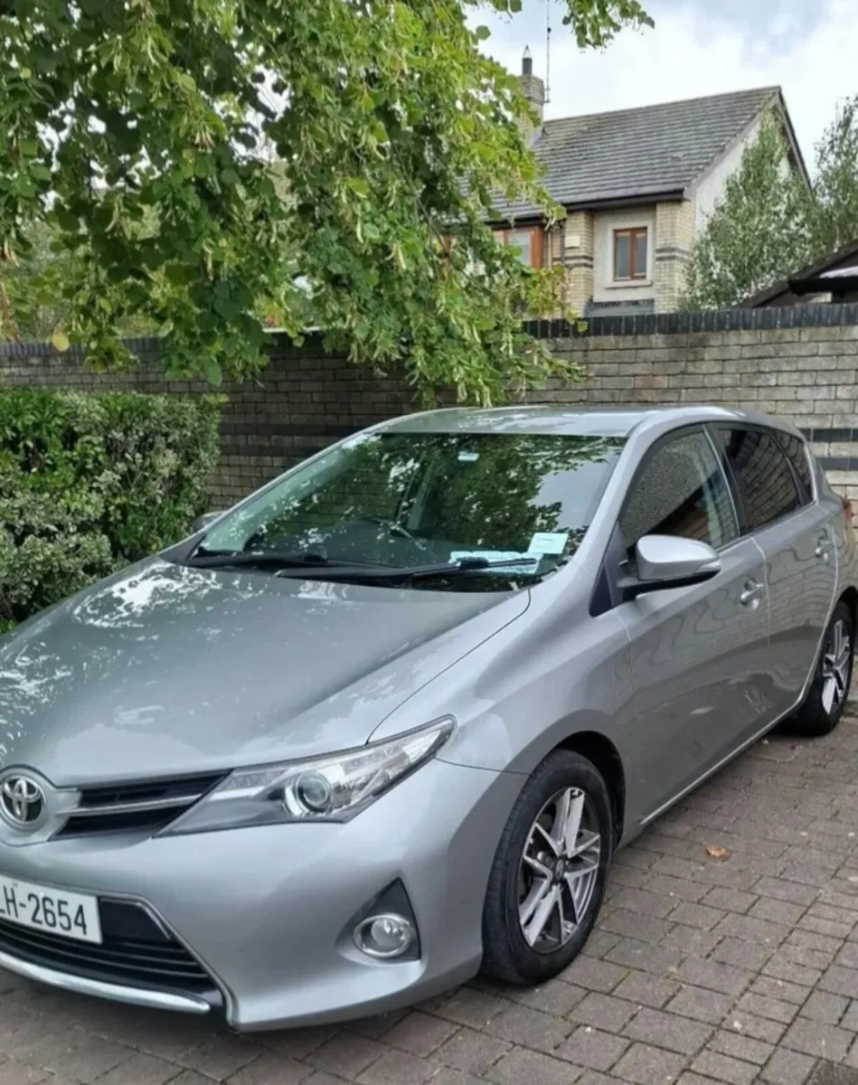 Toyota Auris 2015 - Image 1