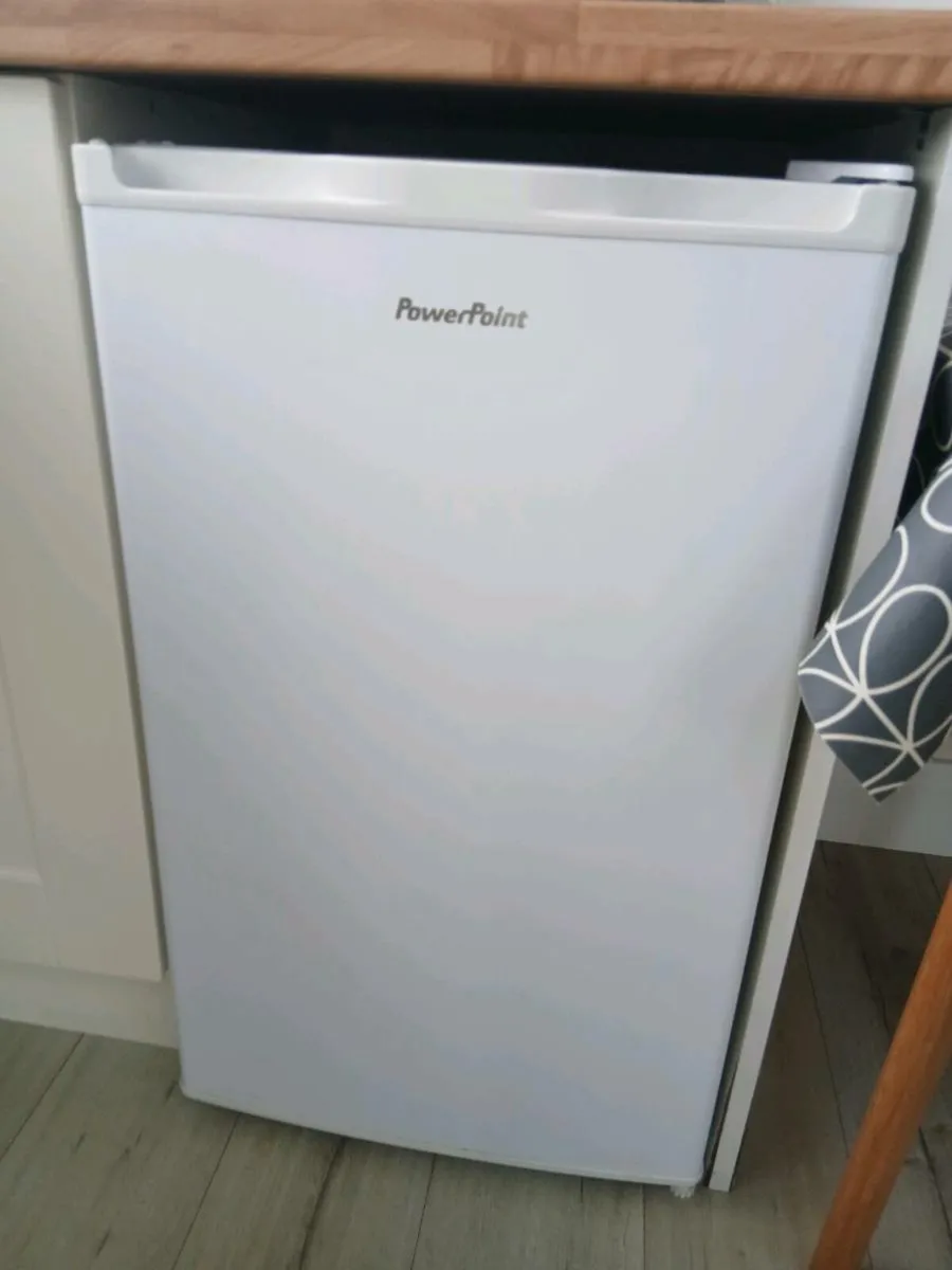 Undercounter fridge freezer 50cm - Image 1