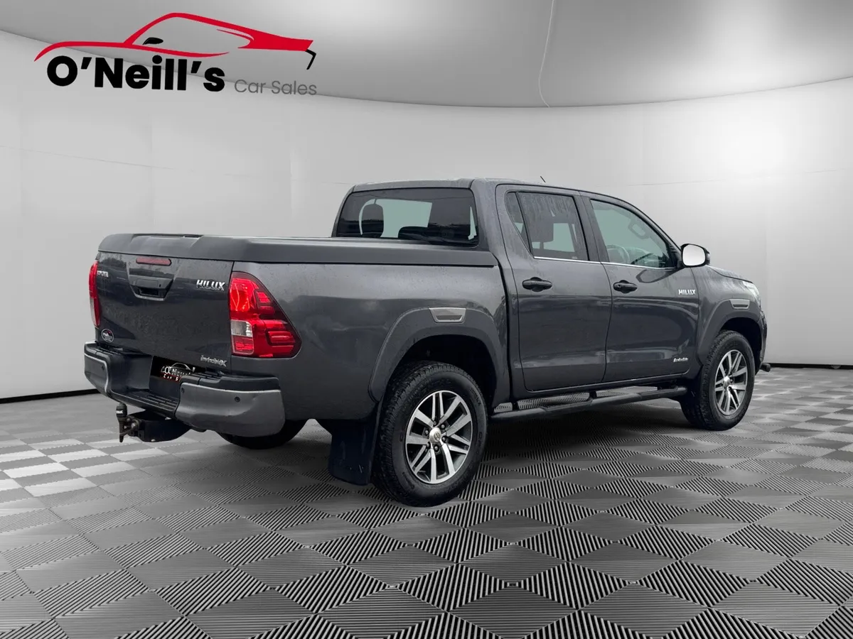 Toyota Hilux 2020 2.4 D-4D INVINCIBLE X AUTO #293 - Image 3