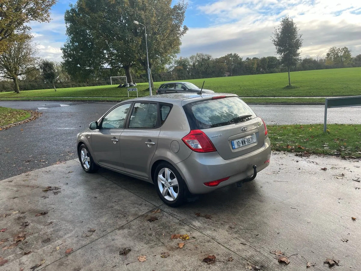 Kia cee’d 1.6 crdi 2 ecodynamics 8 - Image 2
