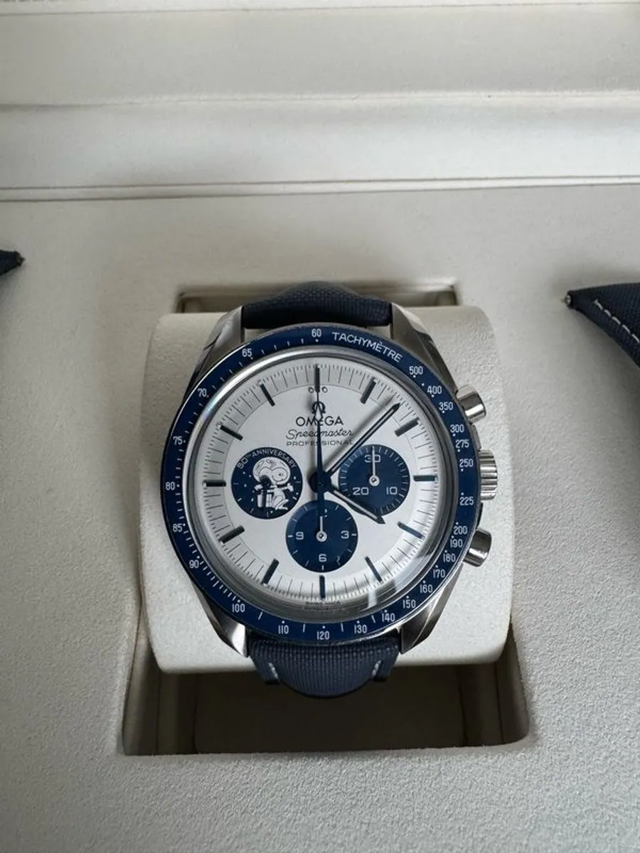 Omega Speedmaster Silver Snoopy 50th Anniversary - Image 4