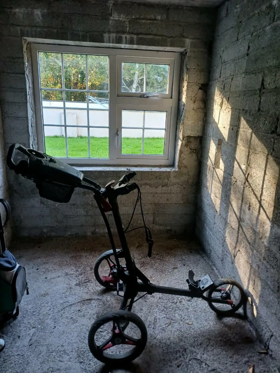 Motorcaddy 3 wheeler push trolley