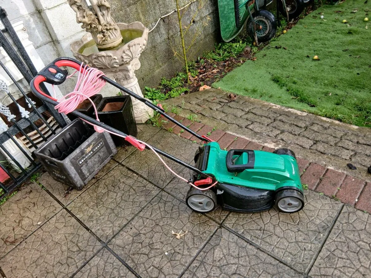 Electric lawnmower - Image 1