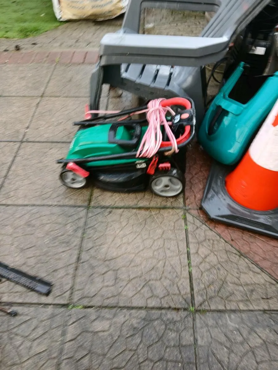 Electric lawnmower - Image 2