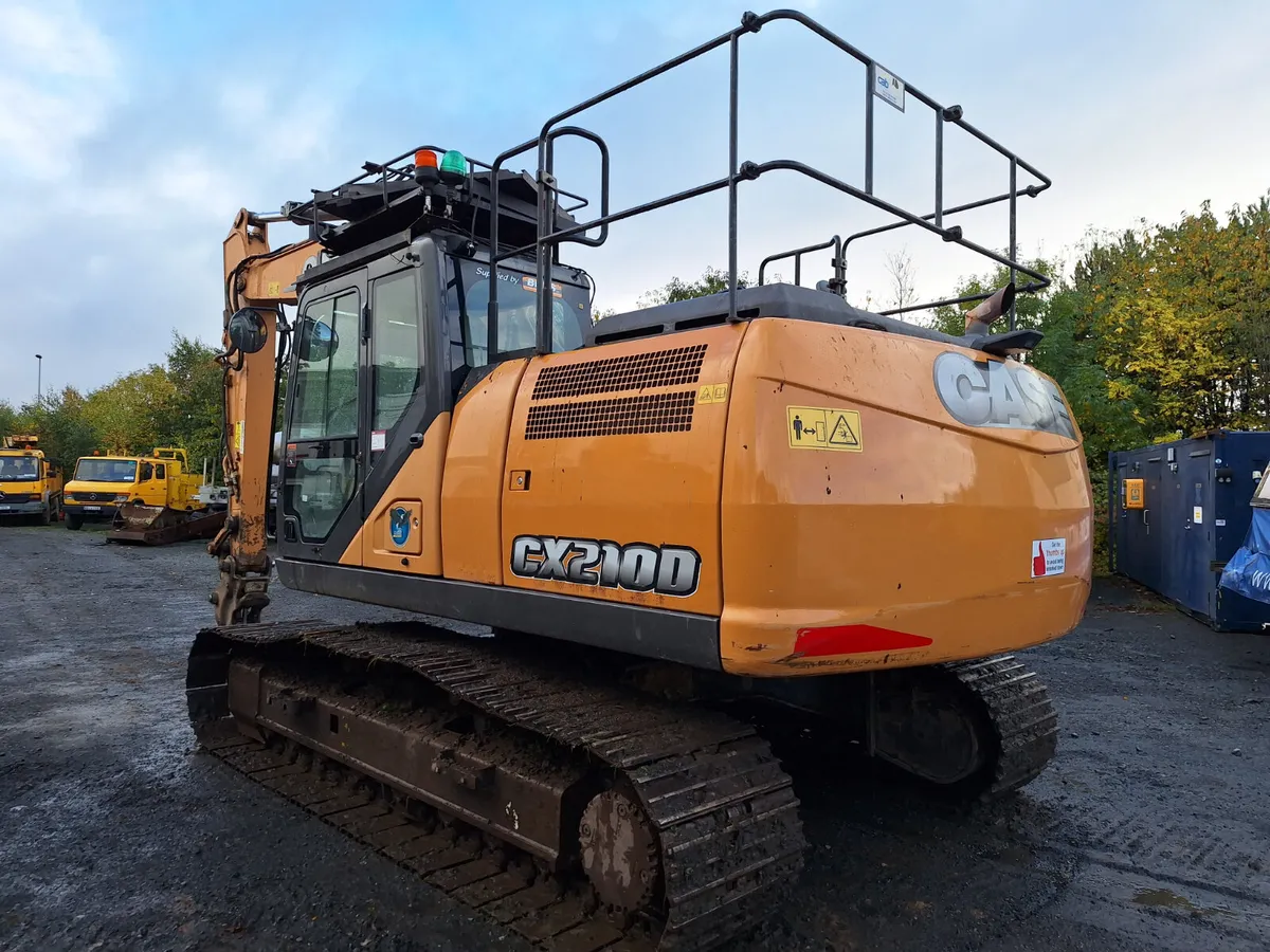 2016 Case CX210D Excavator - Image 4