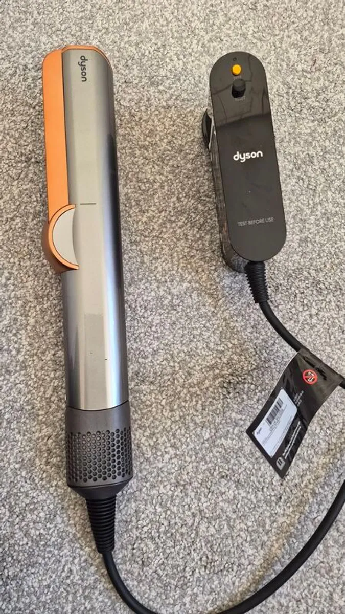 Dyson Airstrait - Image 1